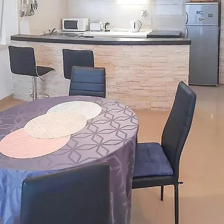 2 Bedroom Gorgeous In Appartamento *